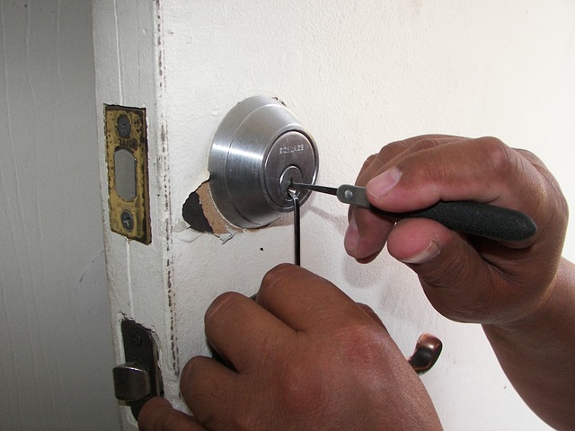 commercial locksmith