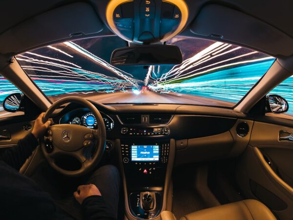 car-640x480-33726323.jpeg