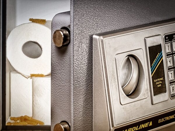 safes-640x480-69823820.jpeg
