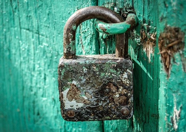 security-door-640x480-96513650.jpeg