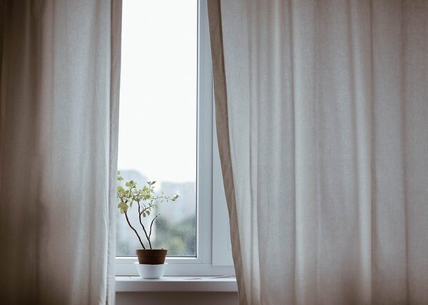window-security-bar-640x480-88014156.jpeg
