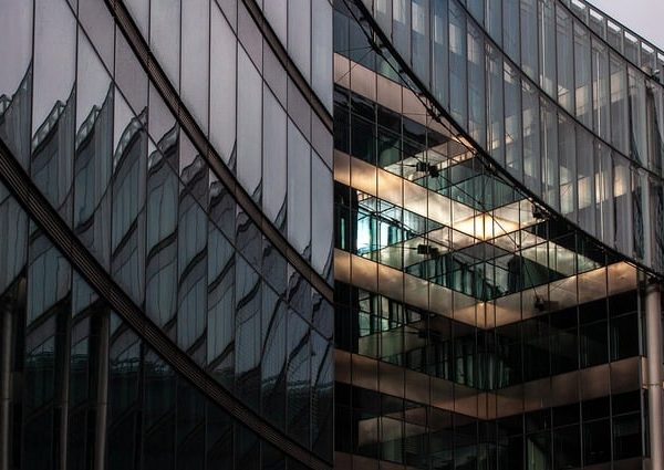 commercial-buildings-640x480-51096555.jpeg
