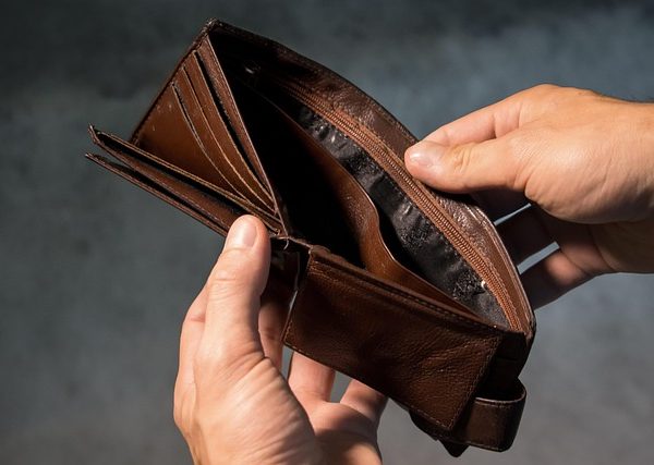 money-640x480-21098173.jpeg