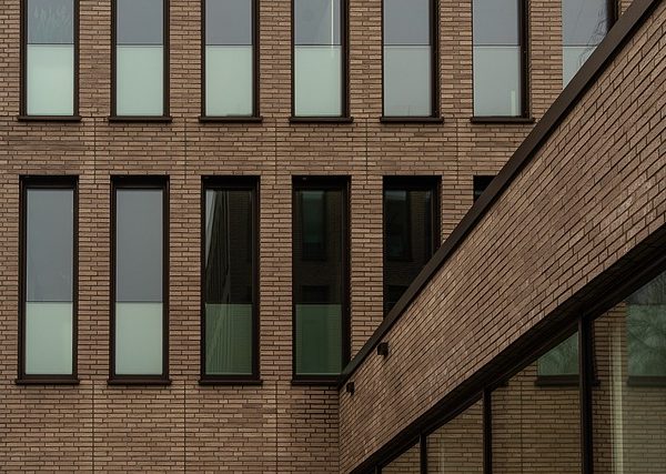 commercial-buildings-640x480-16619671.jpeg
