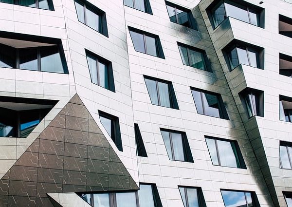 commercial-buildings-640x480-78297639.jpeg