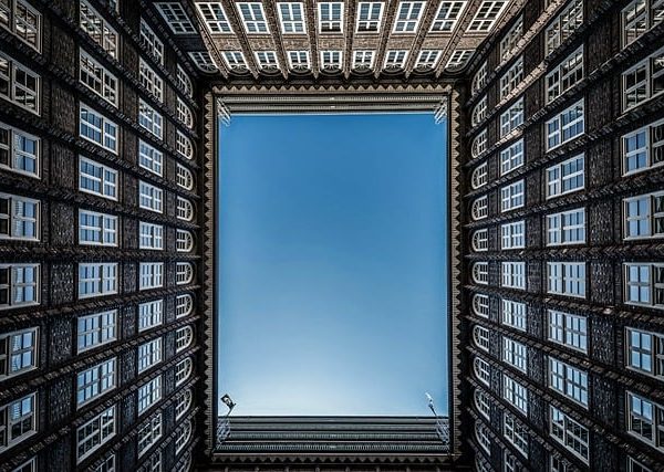 commercial-buildings-640x480-944935.jpeg