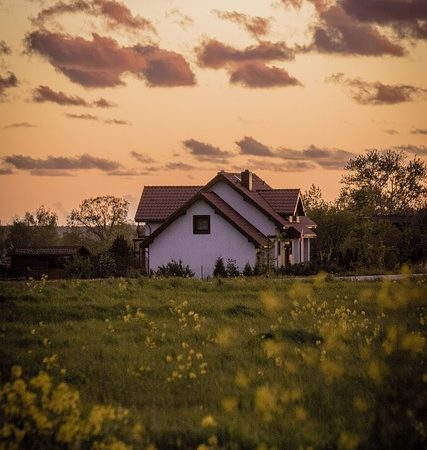 houses-640x480-63125702.jpeg