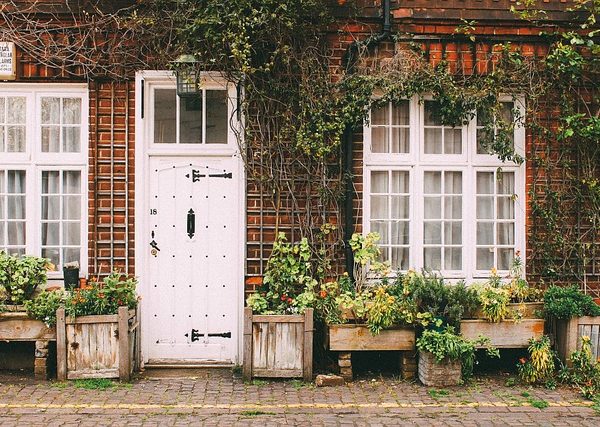 houses-640x480-75459479.jpeg