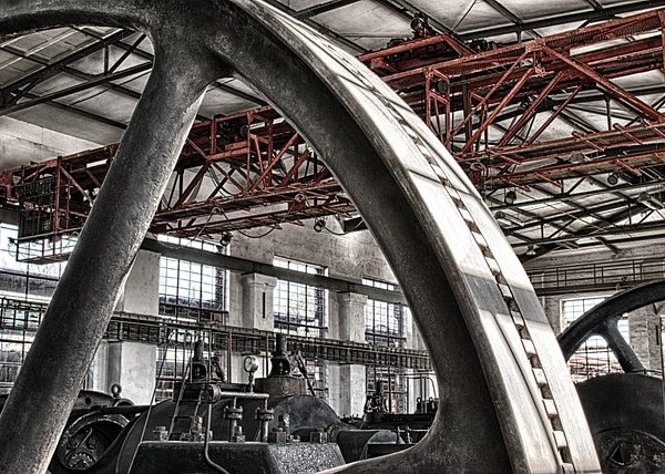 industry-640x480-13843325.jpeg