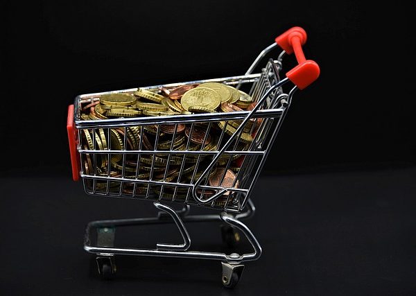 money-640x480-31869738.jpeg
