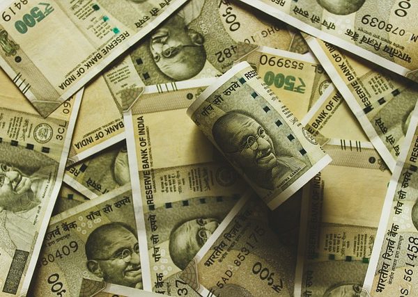 money-640x480-60536238.jpeg