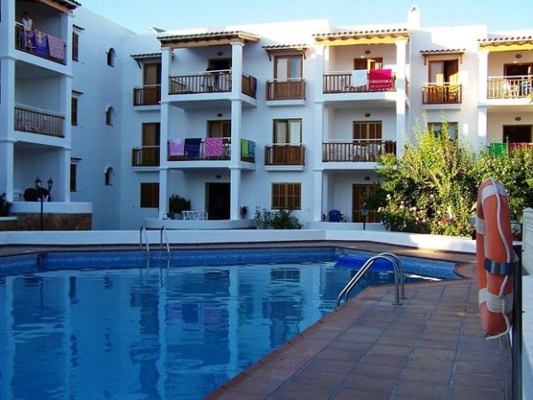 commercial-property-640x480-46172113.jpeg