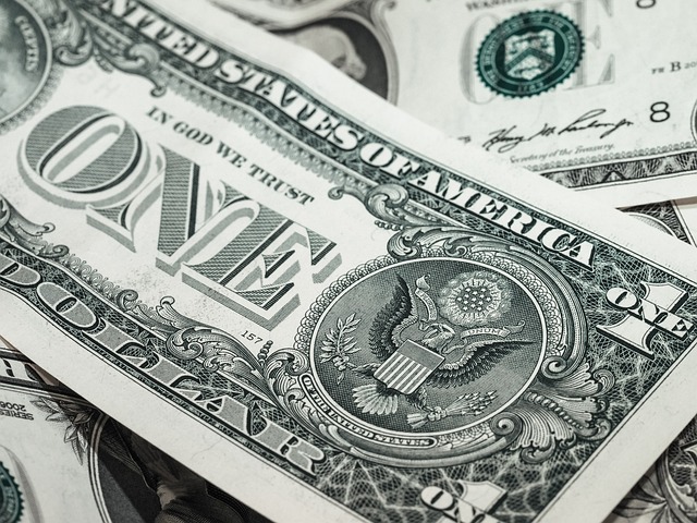 money-640x480-42445621.jpeg