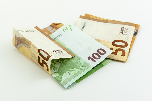 money-640x480-45234636.jpeg
