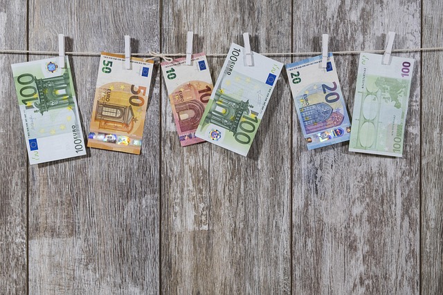 money-640x480-59127083.jpeg