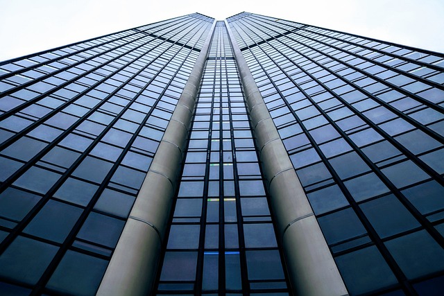 commercial-buildings-640x480-28917352.jpeg