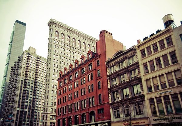 commercial-buildings-640x480-65527654.jpeg
