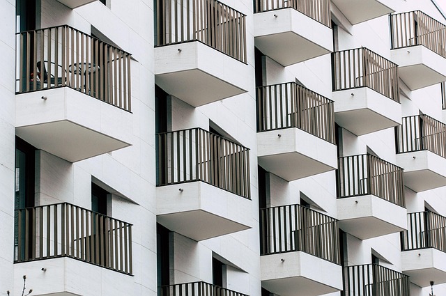 commercial-buildings-640x480-87096398.jpeg