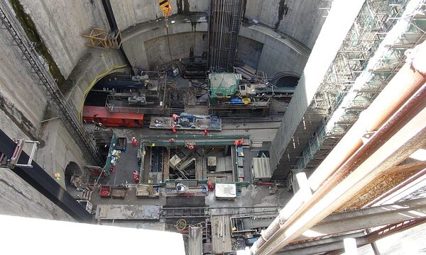 industry-640x480-17976981.jpeg