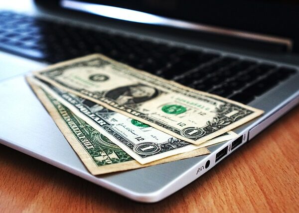 money-640x480-11499866.jpeg