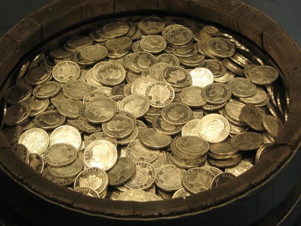 money-640x480-18563870.jpeg