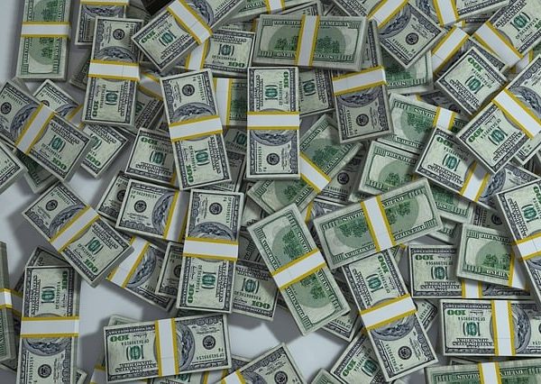 money-640x480-39005083.jpeg