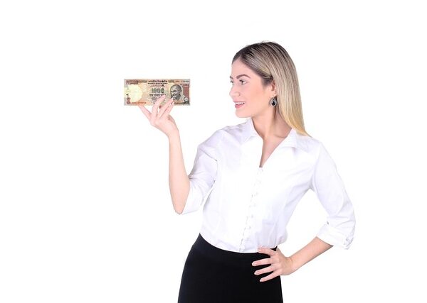 money-640x480-47596416.jpeg