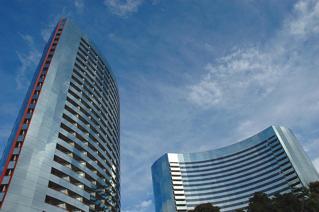 commercial-buildings-640x480-23272533.jpeg