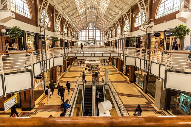commercial-buildings-640x480-48800264.jpeg