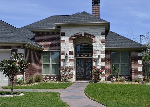 commercial-property-640x480-43428352.jpeg