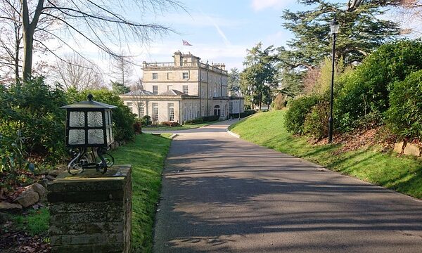 commercial-property-640x480-73628929.jpeg