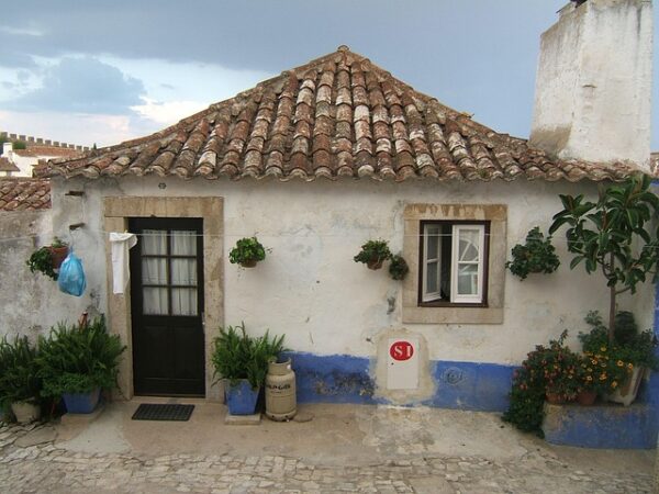 houses-640x480-42245333.jpeg