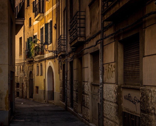 houses-640x480-42673012.jpeg