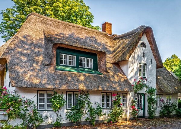 houses-640x480-61589196.jpeg