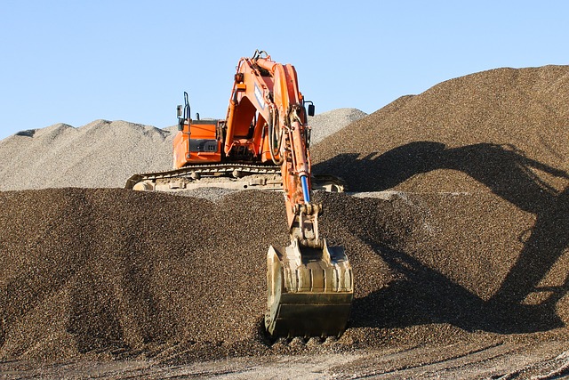 industry-640x480-2877500.jpeg