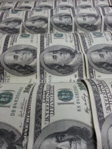 money-640x480-47523425.jpeg