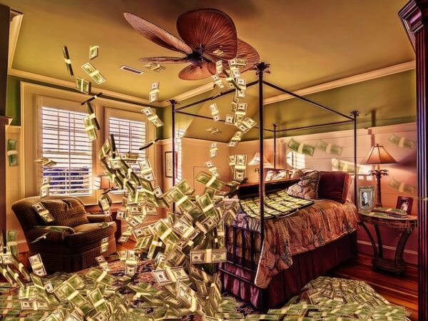 money-640x480-69172038.jpeg