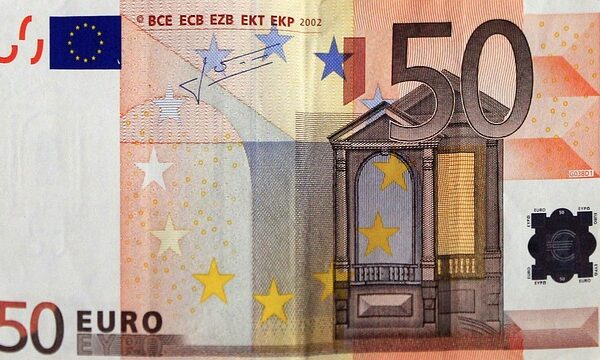 money-640x480-82791778.jpeg