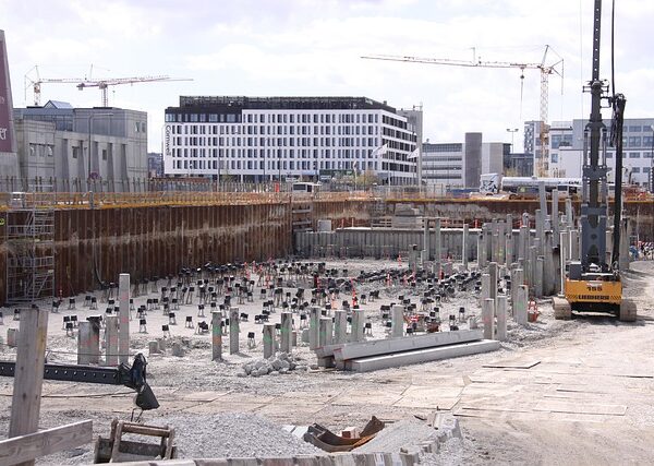construction-640x480-44419262.jpeg