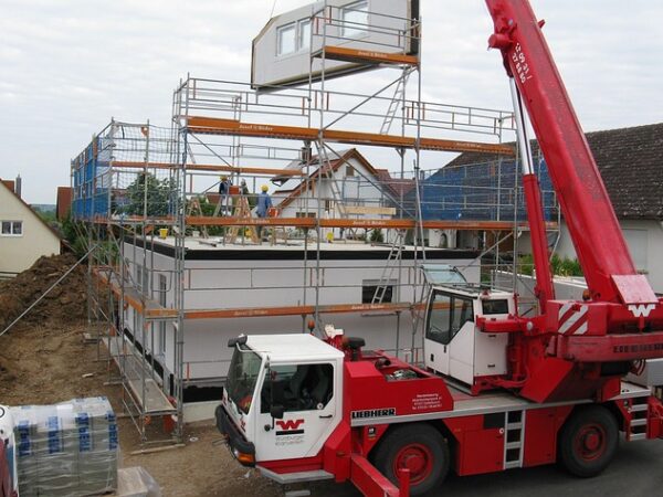 construction-640x480-69839988.jpeg