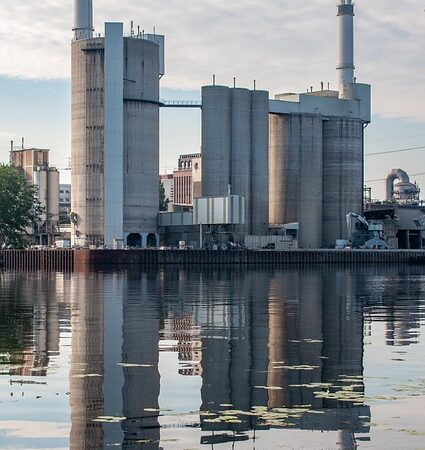 industry-640x480-11641596.jpeg