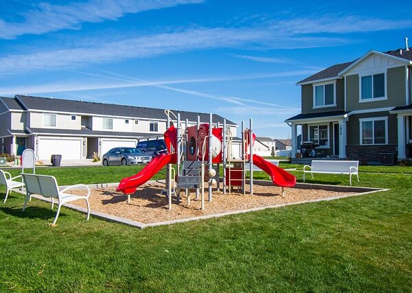 multifamily-property-640x480-97638086.jpeg