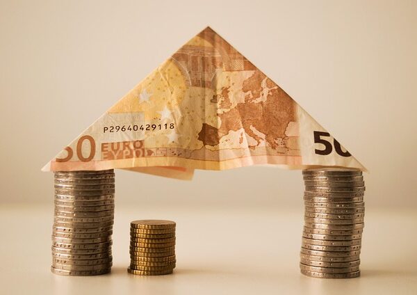 loans-640x480-60914319.jpeg