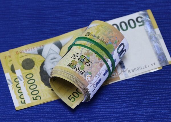 money-640x480-12473797.jpeg