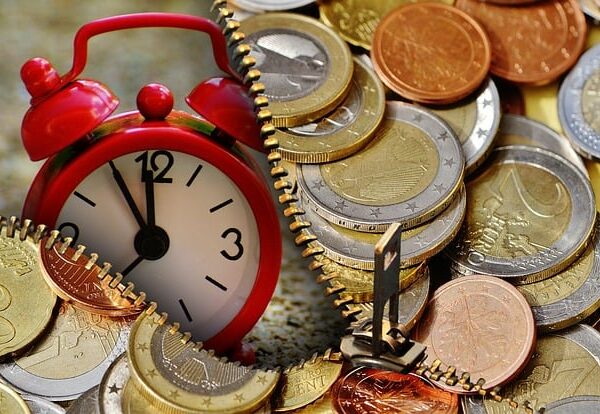 money-640x480-42905549.jpeg