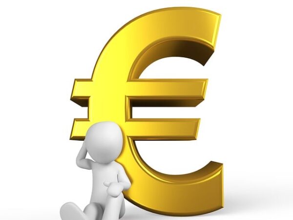 money-640x480-43132856.jpeg