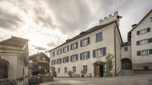 multifamily-property-640x480-64086206.jpeg