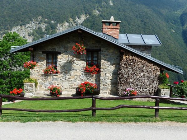houses-640x480-55489516.jpeg