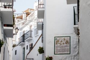 houses-640x480-75786883.jpeg