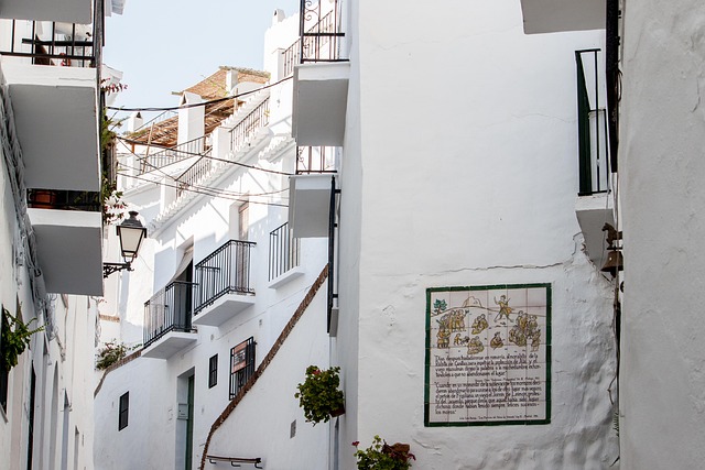 houses-640x480-75786883.jpeg